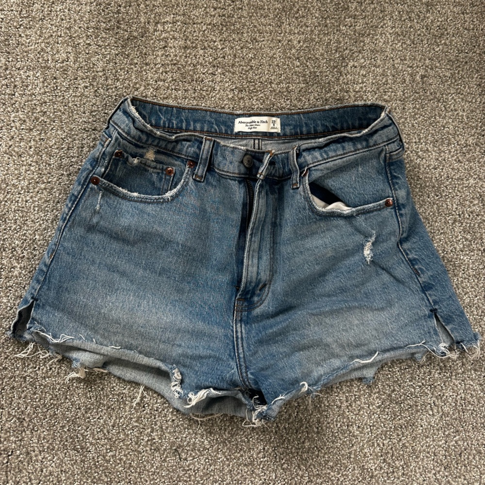 Abercrombie High Rise Mom Short